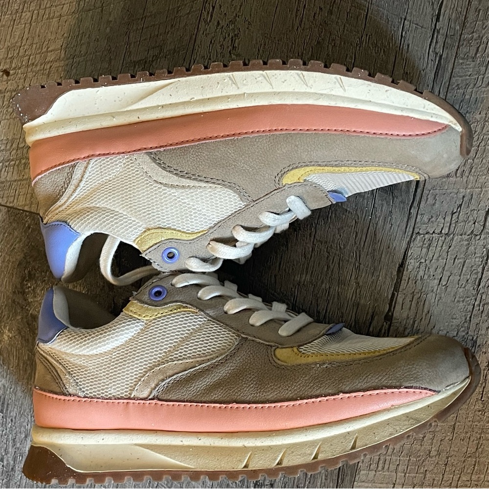 Used madewell sneakers tennis shoes good used condition women size 7M beige blue